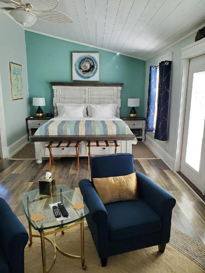 Anchor Inn Boutique Hotel Put-in-Bay Exterior photo