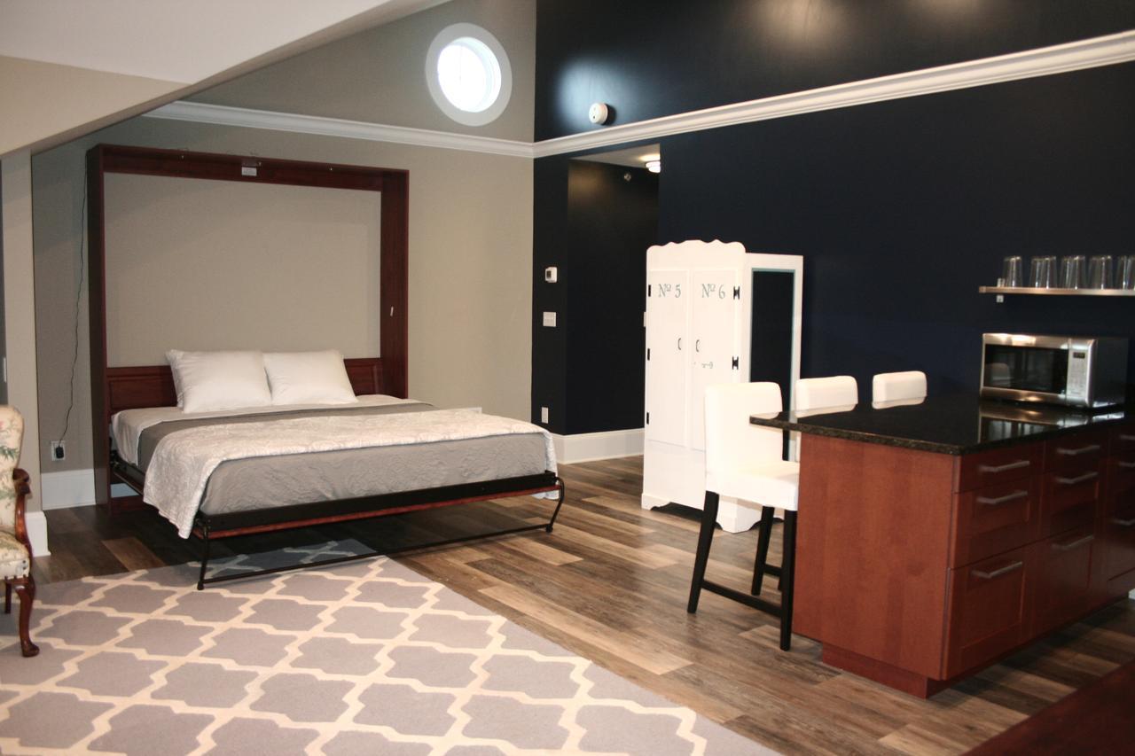 Anchor Inn Boutique Hotel Put-in-Bay Exterior photo